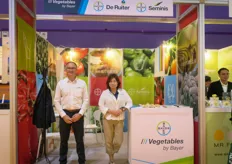 Vegetables by Bayer has two key brands, De Ruiter, for high-tech glass house vegetable production, and Seminis for open field crops. To the left is Nico van Vliet and Difan Jiao, Seminis Marketing. Unfortunately colleague Colin Quek, the APEC account manager, could not attendz